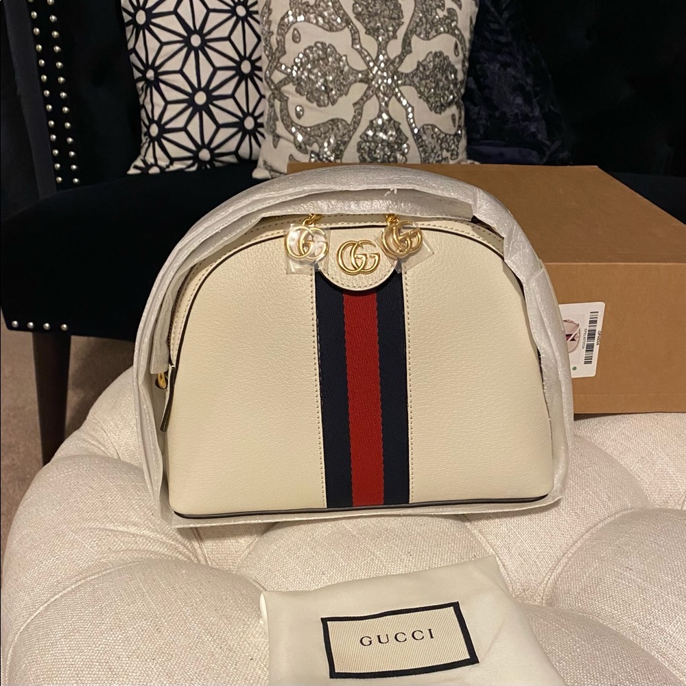 ✨SOLD!✨NEW!✨GUCCI✨GG SUPREME TEXTURED LEATHER DOME BAG - Picture 16 of 16